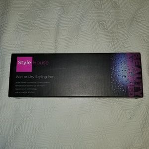 StyleHouse Wet or Dry Styling Iron